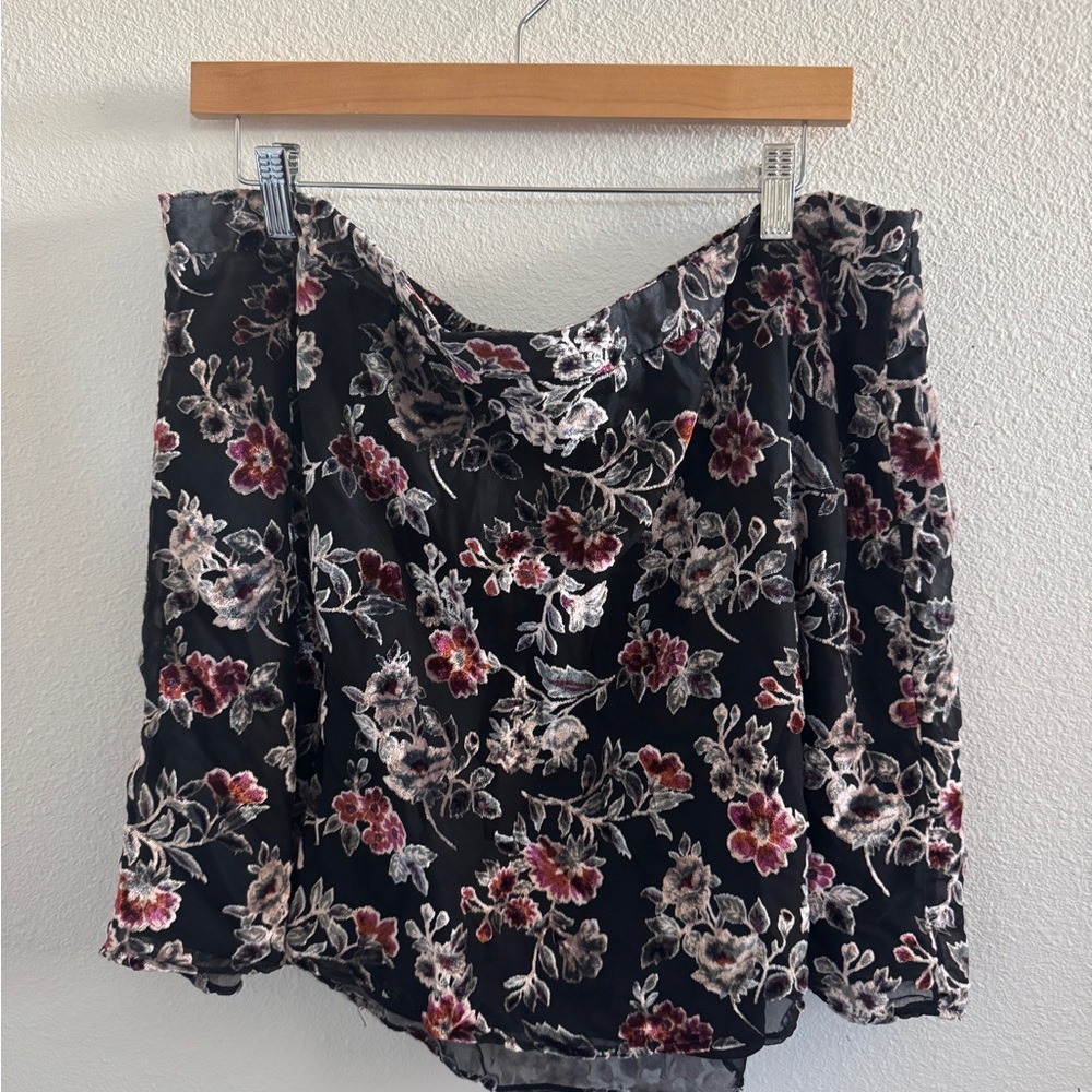 American Eagle Black and Pink Floral Skirt